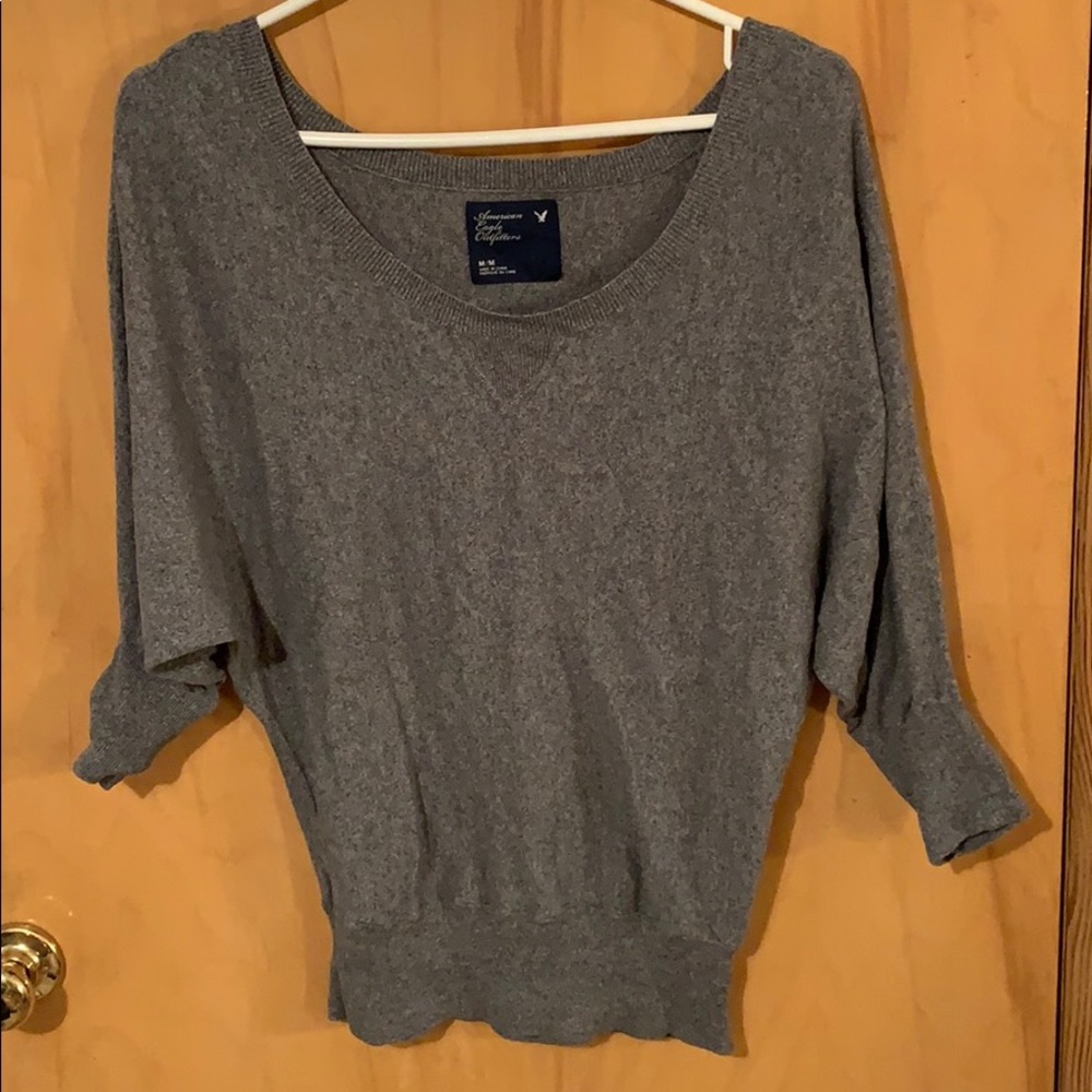 grey t-shirt